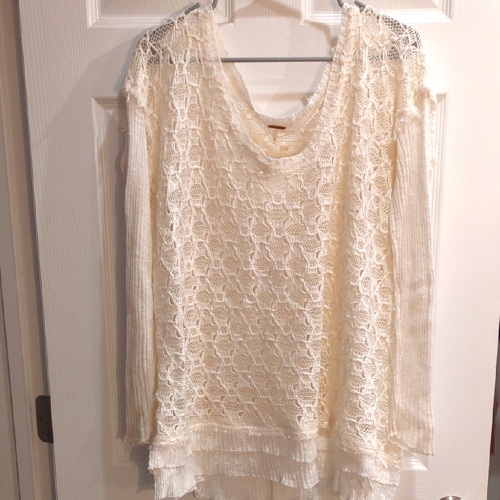 Free People, Lg || Open Knit Sweater With Ruffles || Cream Colored